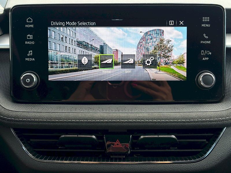 Škoda Fabia (2025) 1.0 TSI / 81kW / SELECTION - fotka 27 z 35