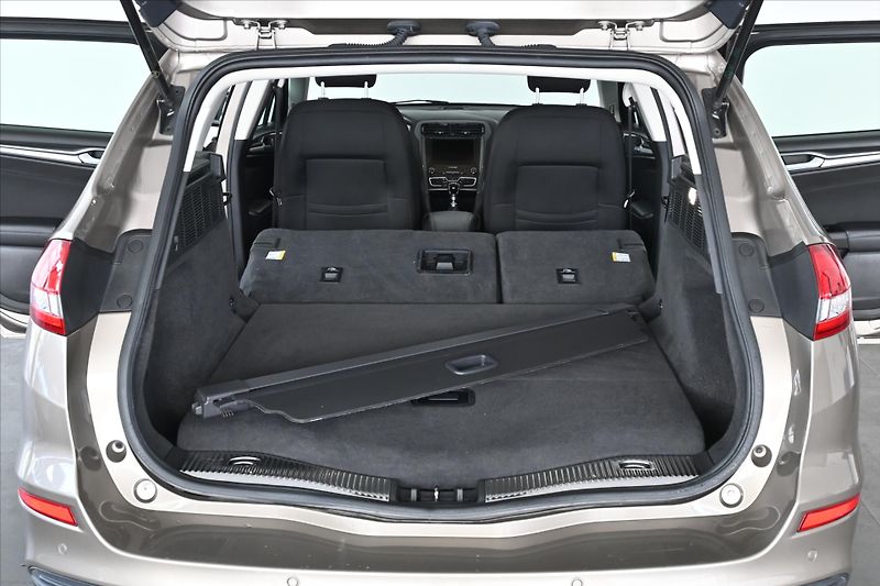 Ford Mondeo 2,0 EcoBlue 110 kW Business Zá - fotka 7 z 29