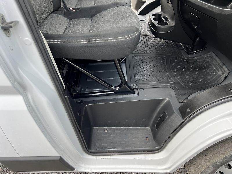 Fiat Ducato 2.3,130kw,8p,čelo,měchy,1.maj. - fotka 25 z 40