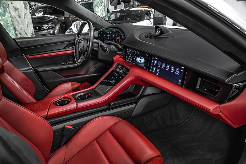 Porsche Taycan Turbo S PCCB/PDCC/PDLS+/PTV/BU - fotka 15 z 30