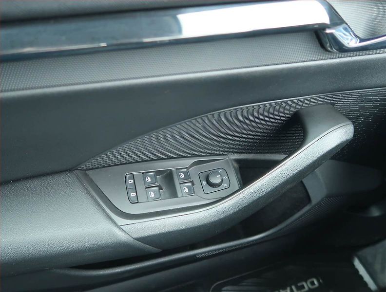 Škoda Octavia (2021) Ambition 2.0 TDI, ČR,1.maj - fotka 15 z 15