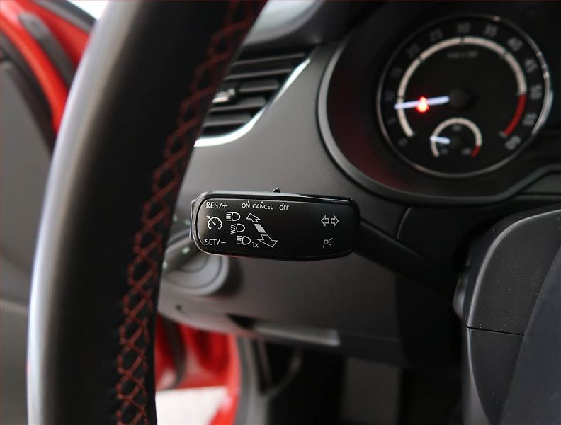 Škoda Octavia (2016) 2.0 TDI, Automat, Kůže, Navi - fotka 23 z 26