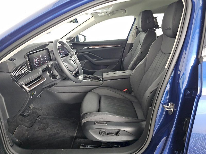 Škoda Superb (2024) 2.0TDI 142kW 4x4 DSG LAURIN A - fotka 6 z 30
