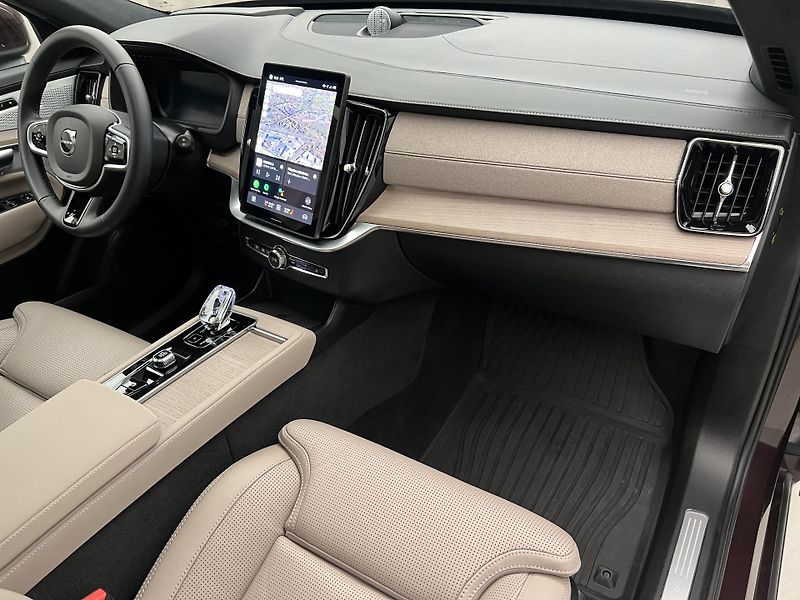 Volvo XC90 T8 AWD RECHARGE ULTRA BRIGHT - fotka 26 z 57
