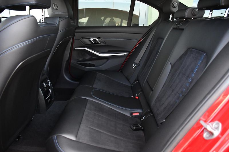 BMW Řada 3 320d xDrive M-SPORT 3L-ZÁRUKA  - fotka 38 z 45