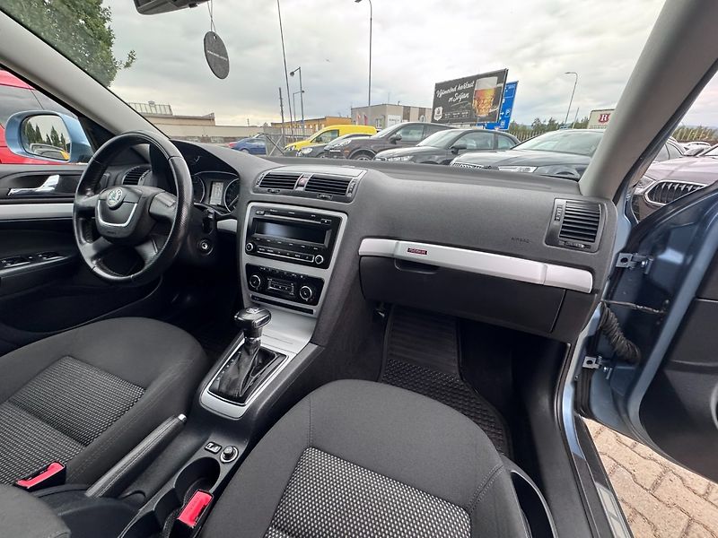 Škoda Octavia (2011) SCOUT 4X4 2,0 TDI 103 AUTOMAT - fotka 33 z 50