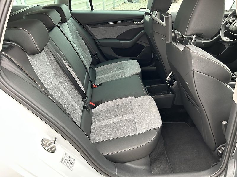 Škoda Octavia 1.5 TSI Top selection - fotka 26 z 29