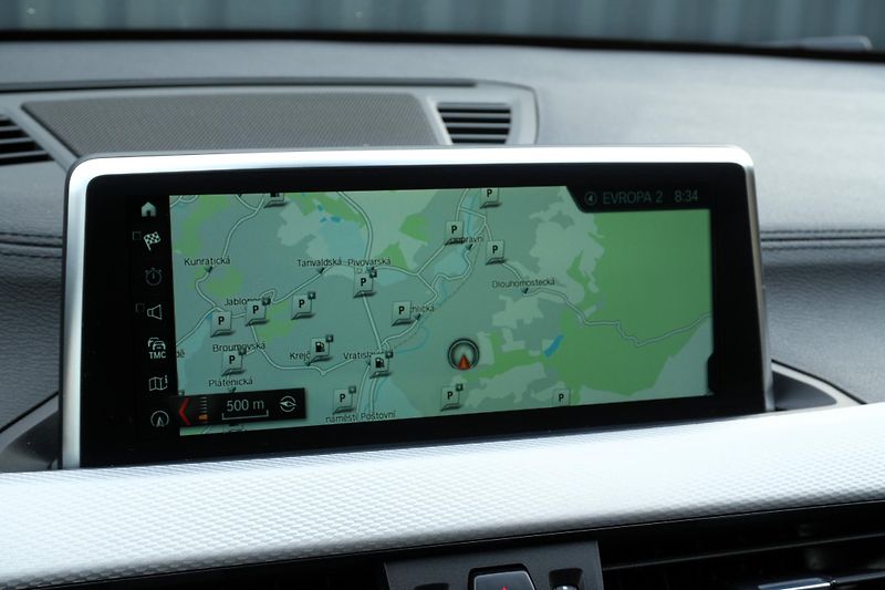 BMW X2 20i xDrive, Tažné, Kamera, ČR - fotka 21 z 36