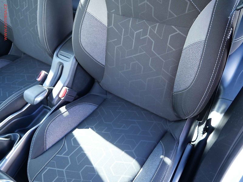 Peugeot 2008 (2017) 1.2 PT, ČR, Active - fotka 9 z 19