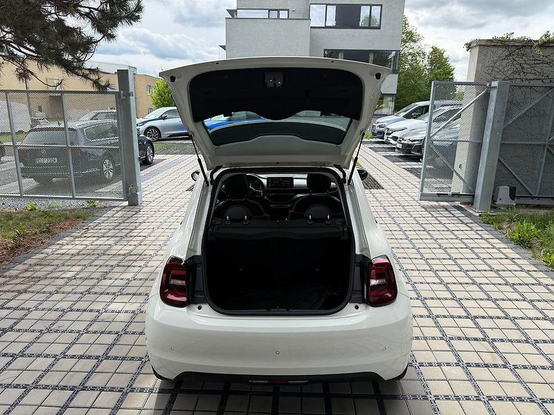 Fiat 500 --REZERVACE-- - fotka 30 z 34