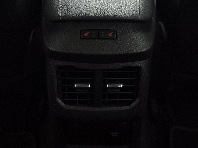 Ford Mondeo (2021) TITANIUM 4x4 2.0 EcoBlue 140kW - fotka 27 z 29