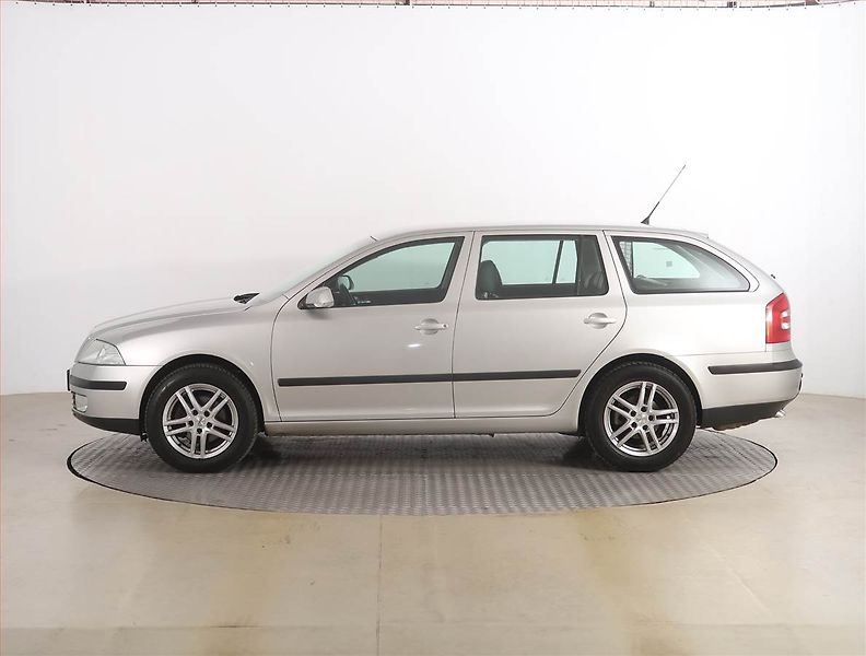 Škoda Octavia (2006) Elegance 2.0 TDI, Automat - fotka 3 z 18