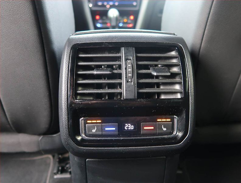 Volkswagen Arteon (2021) R-line 2.0 TSI - fotka 23 z 25