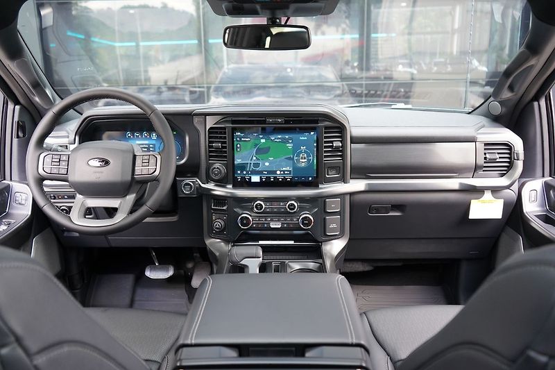 Ford F-150 (2025) Lariat 5,0 298 kW - fotka 34 z 59