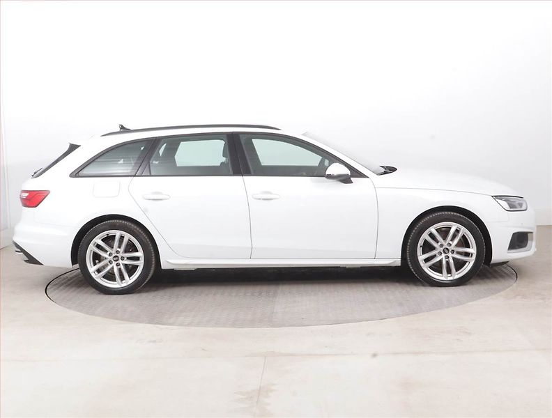 Audi A4 (2024) 2.0 TDI - fotka 6 z 16