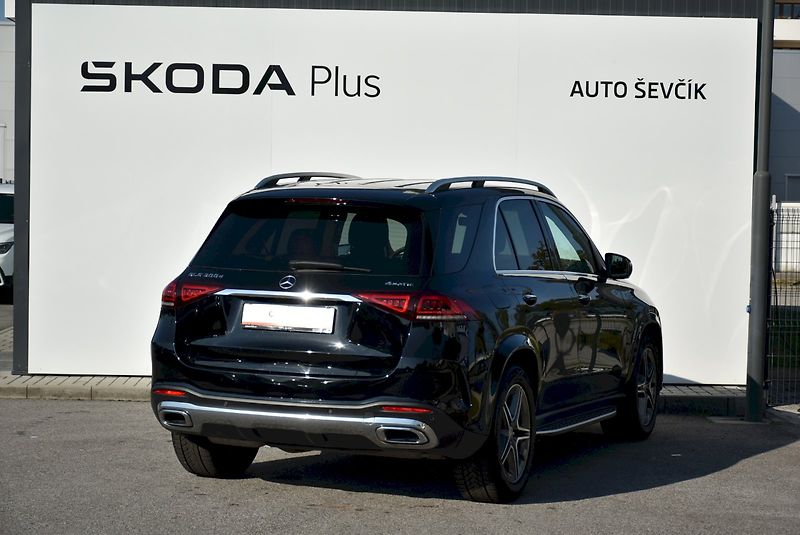 Mercedes-Benz GLE (2021) AMG PAKET 300D - fotka 2 z 34