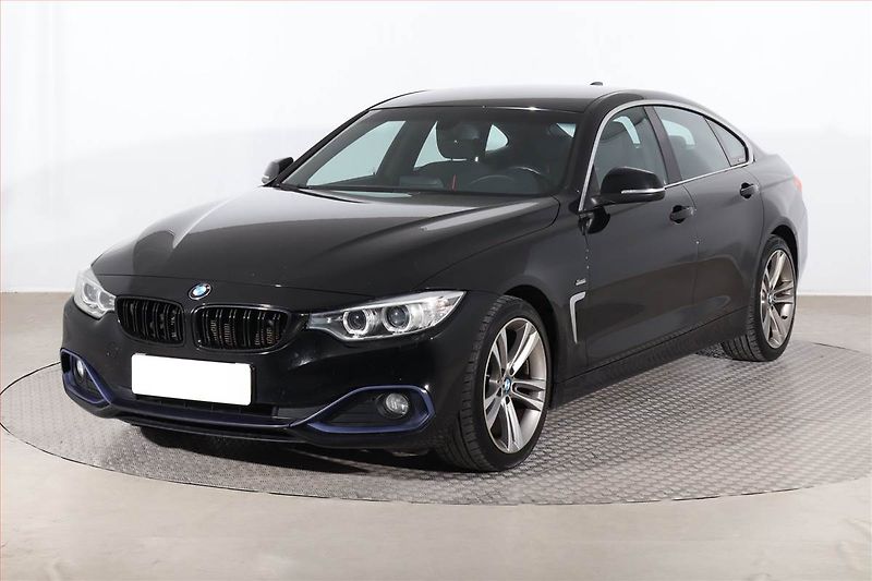BMW Řada 4 (2015) Sport Line 420d, Automat, Navi - fotka 2 z 25