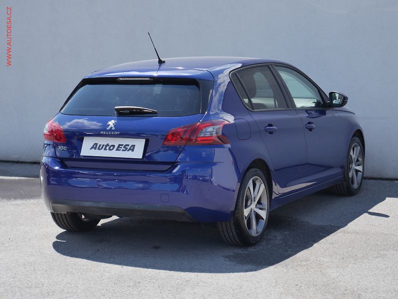Peugeot 308 (2018) 1.2PT, 1.maj,ČR, Klima - fotka 4 z 23