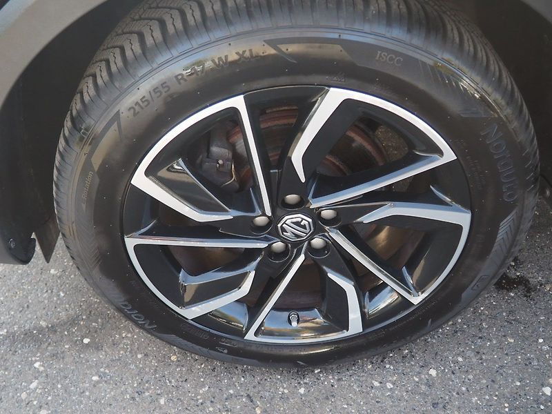 MG ZS (2023) 1.0T-GDI, Luxury - fotka 8 z 37