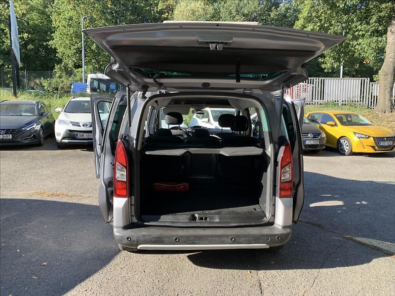 Citroën Berlingo 1,6 HDI MULTISPACE ČR - fotka 17 z 17