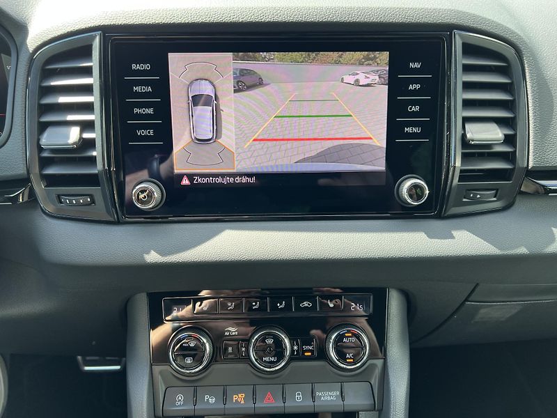 Škoda Karoq 2.0 TDi 4x4 DSG Sportline max. - fotka 19 z 25