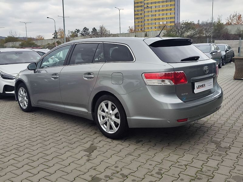 Toyota Avensis 2.2 D-4D/110kW Původ ČR. - fotka 7 z 27