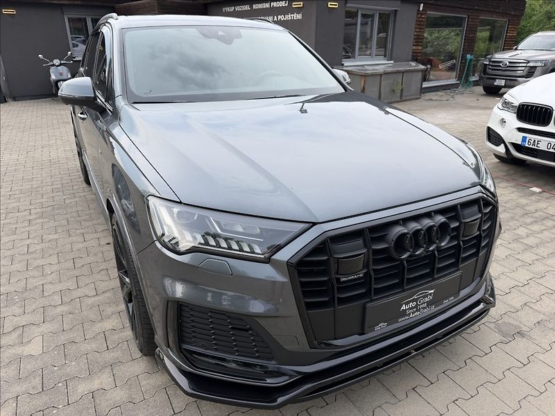Audi Q7 50 TDI S-line Quattro - fotka 3 z 28