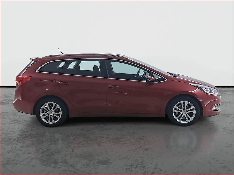Kia Ceed (2013) 1.6 CRDi, nová STK - fotka 6 z 16