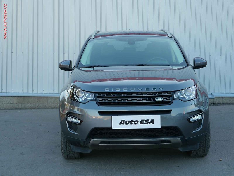 Land Rover Discovery (2017) 2.0 TD4 4x4, AT, navi, bixen - fotka 2 z 23