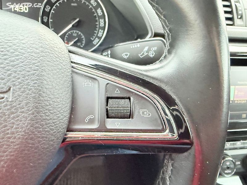 Škoda Superb 2.0 TDI 140kW - fotka 20 z 33