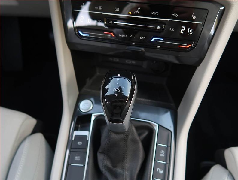 Volkswagen Tiguan (2023) Elegance 2.0 TDI, digi klima - fotka 13 z 32