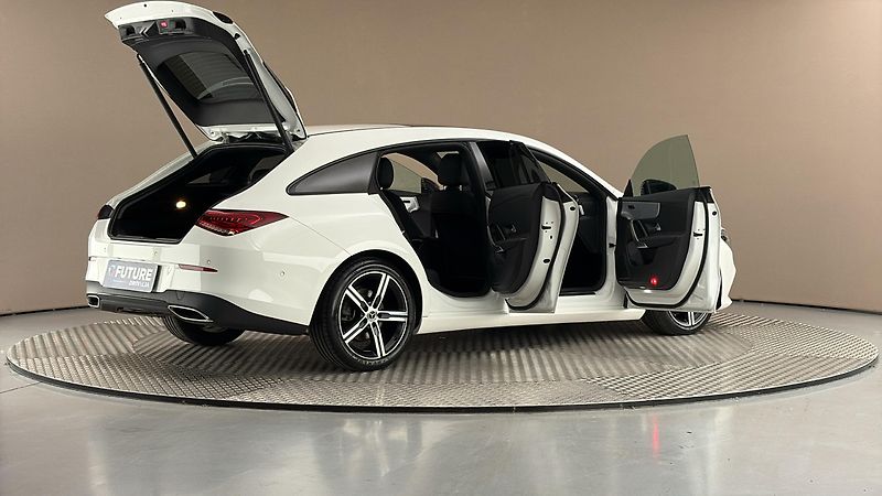 Mercedes-Benz CLA 200d AUT Shooting Brake - fotka 6 z 29