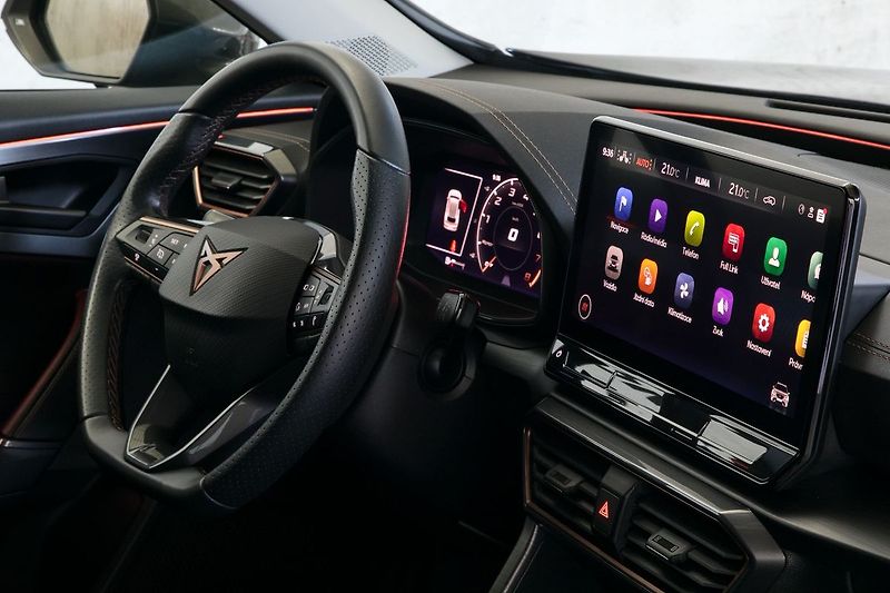Cupra Formentor 1.5TSI 110kW LED Kamera ZÁRUKA - fotka 15 z 41