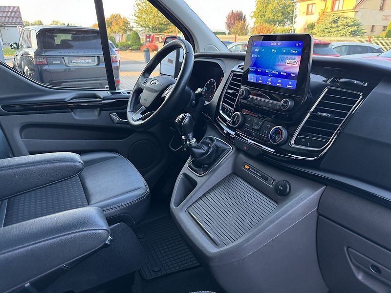 Ford Tourneo Custom (2022) 2.0EcoBlue Xenony Navi Kamera - fotka 16 z 49
