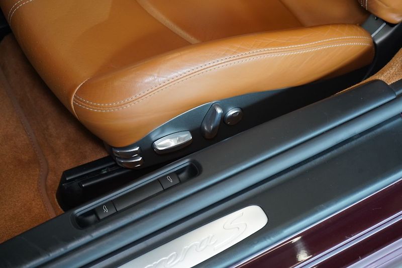Porsche 911 Carrera S, Manuál, Bose, Navi - fotka 26 z 40