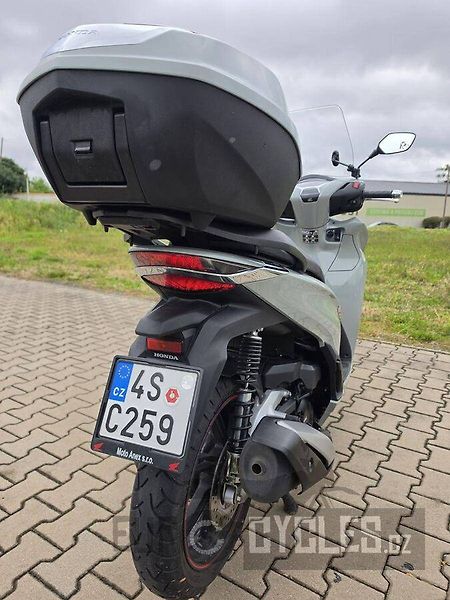 Honda SH 350 i (2022) - fotka 7 z 18