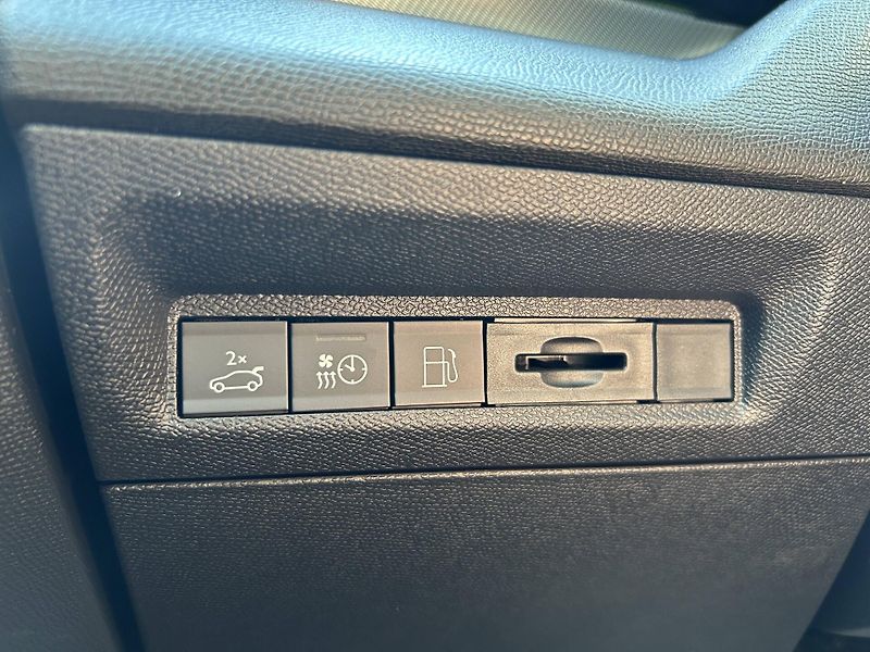 Peugeot 408 (2026) GT 240 e-DCS7 1,6 PureTech - fotka 26 z 26