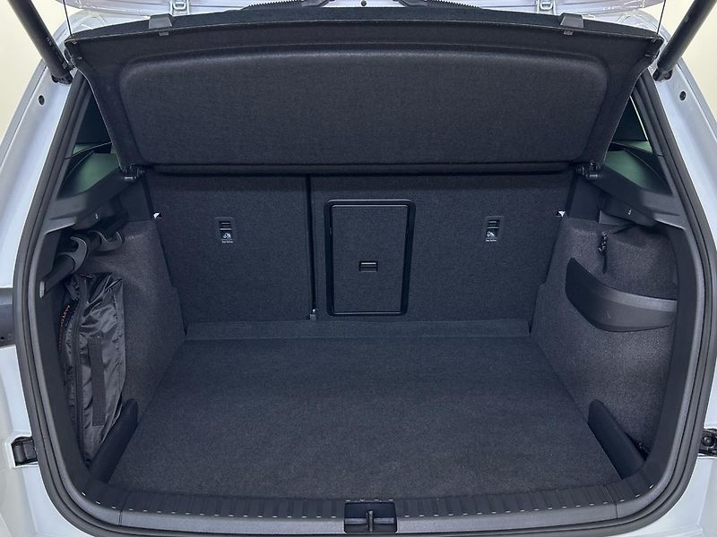 Škoda Karoq Sportline 4x4 DSG - fotka 10 z 29