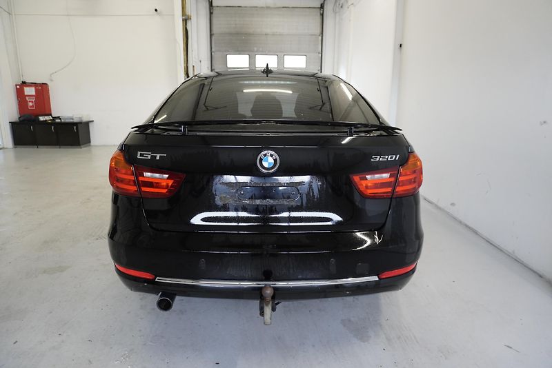 BMW Řada 3 320i LUXURY LINE AUTOMAT - fotka 8 z 35