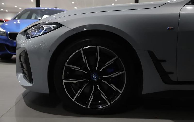 BMW i4 M50 xDrive GC 360k Tažné Laser - fotka 5 z 13