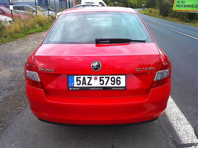 Škoda Octavia 1.6 TDi,66 kW,1.majitel,tažné - fotka 4 z 25