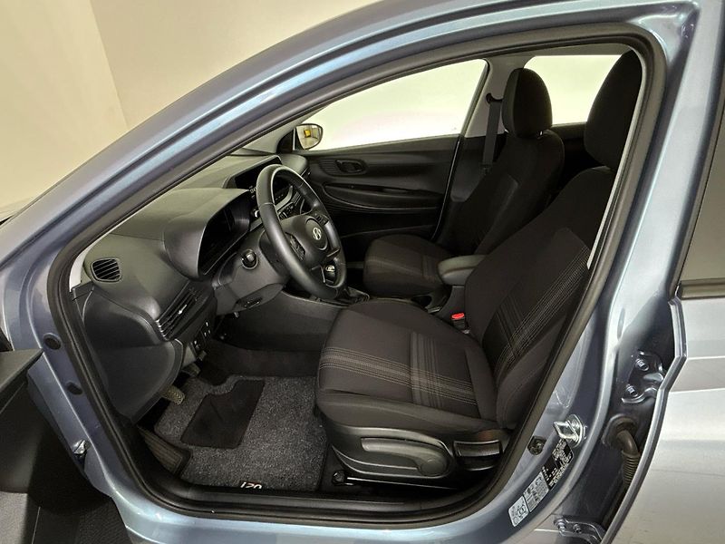 Hyundai i20 Hatchback 1,2i - fotka 7 z 27