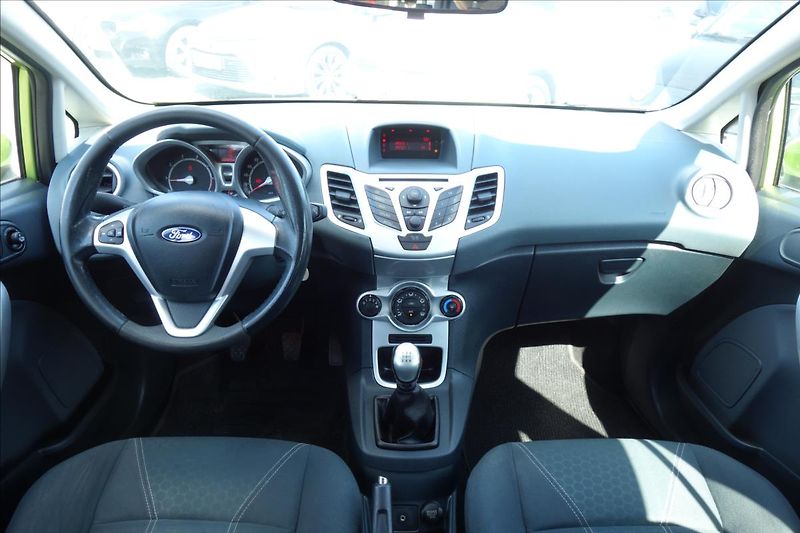 Ford Fiesta 1,2 i, ČR, KLIMATIZACE. - fotka 16 z 30