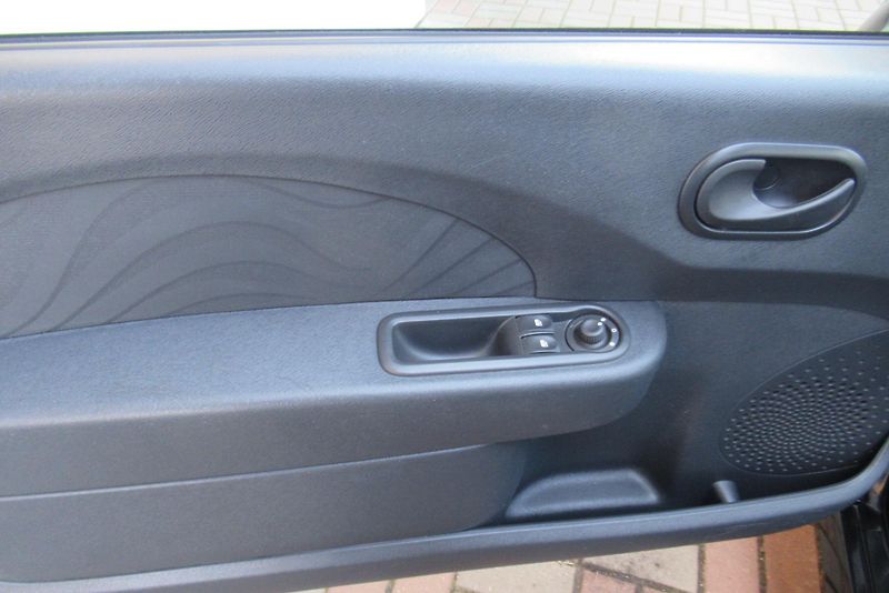 Renault Twingo 1.2 KLIMA TEMPOMAT - fotka 15 z 18