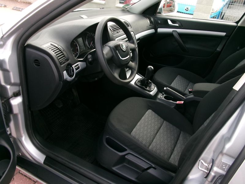 Škoda Octavia (2009) 1,4TSI KLIMA TEMP rozvody - fotka 10 z 32
