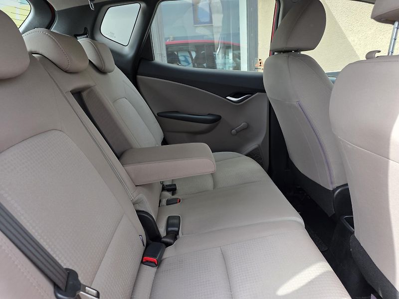 Hyundai ix20 1.6-AUTOMAT-1MAJITEL-92KW - fotka 12 z 35