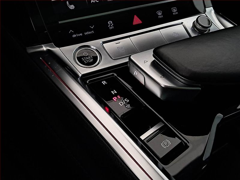Audi e-tron (2021) S-Line 50 quattro - fotka 13 z 26