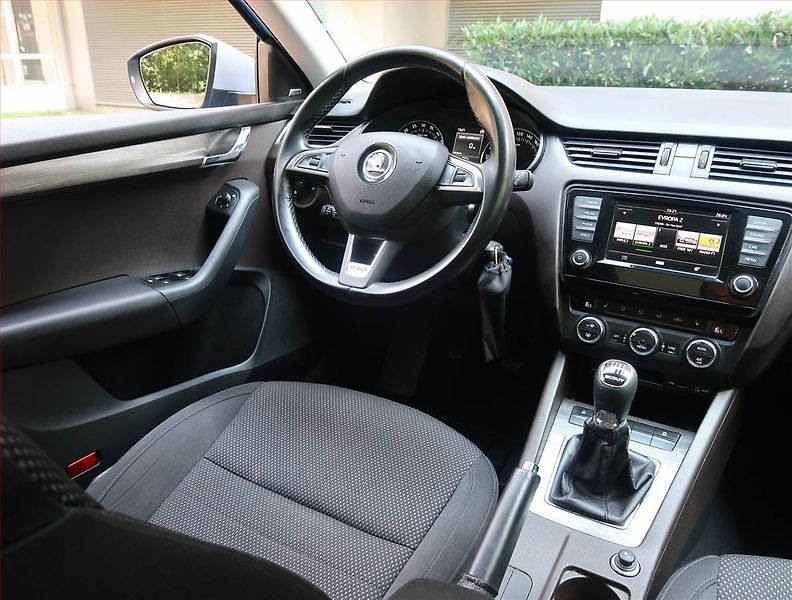 Škoda Octavia (2016) Scout 2.0 TDI, 4X4, Bi-Xenony - fotka 7 z 22