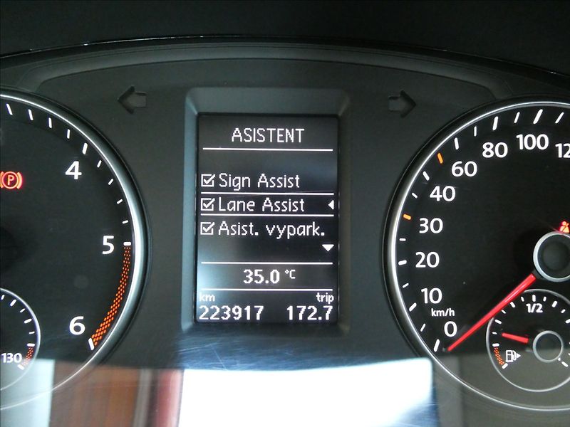 Volkswagen Sharan 2,0 TDi 110kW webasto, 2x kola - fotka 38 z 50