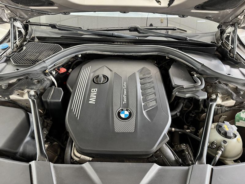 BMW Řada 7 730d xDrive*Laser*Dověry*Masáž - fotka 46 z 46